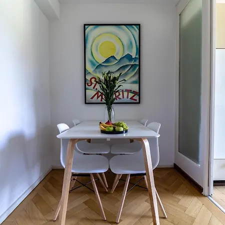 Apartment Very Spacious With Balcony - Parkview 2