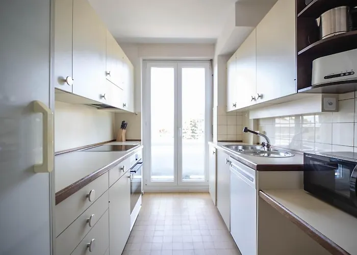 Very Spacious With Balcony - Parkview 2 Apartman