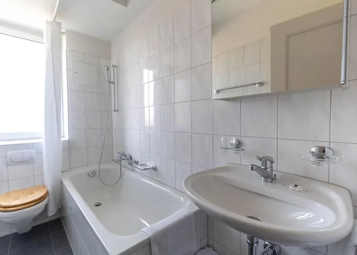 Appartement Very Spacious With Balcony - Parkview 2 *