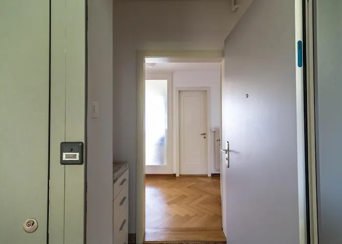 Very Spacious With Balcony - Parkview 2 Zurich