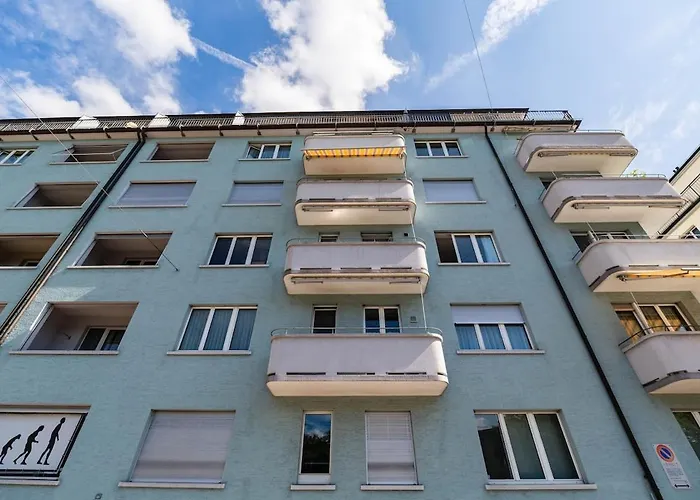 Very Spacious With Balcony - Parkview 2 Διαμέρισμα