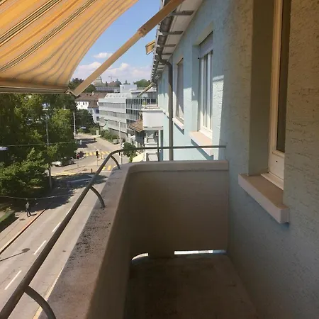 Very Spacious With Balcony - Parkview 2 Zurich